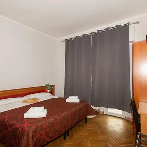 https://villa-gioia-milan.italymilanhotels.net