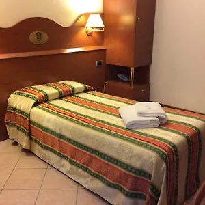 https://hotel-pizzeria-ristorante-al-leone.hotelinveneto.com